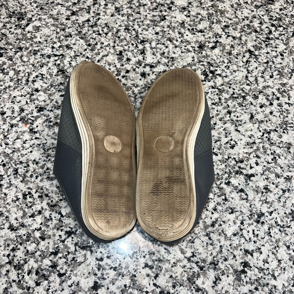 Gray slip on Sport shoes size 10 - Picture 4 of 4